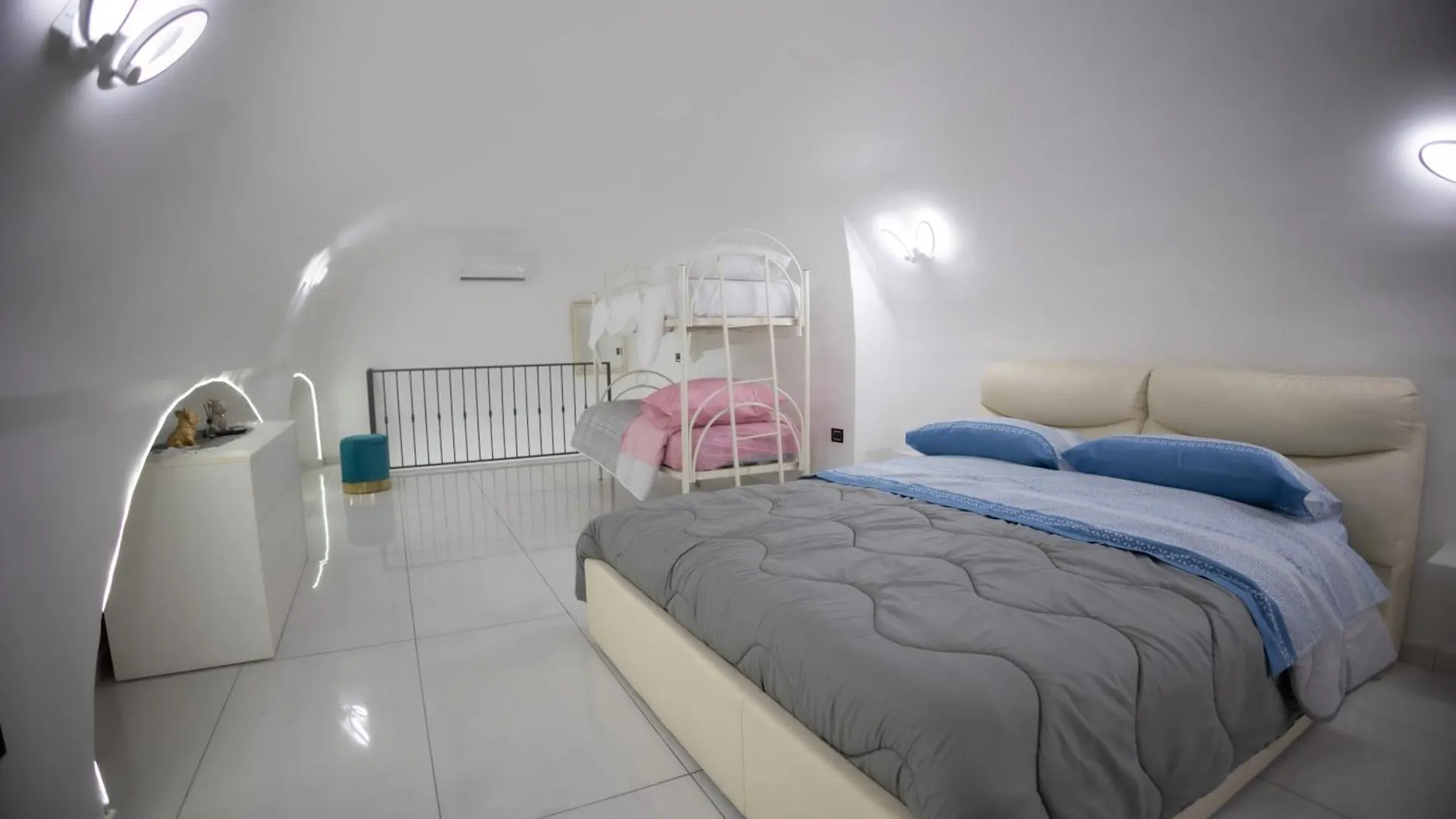 Royal Spaccanapoli Apartment